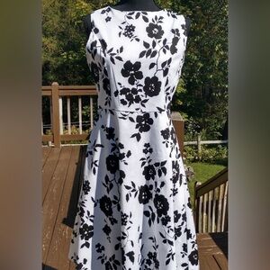🖤 OWIN Floral Linen Black and White Dress
